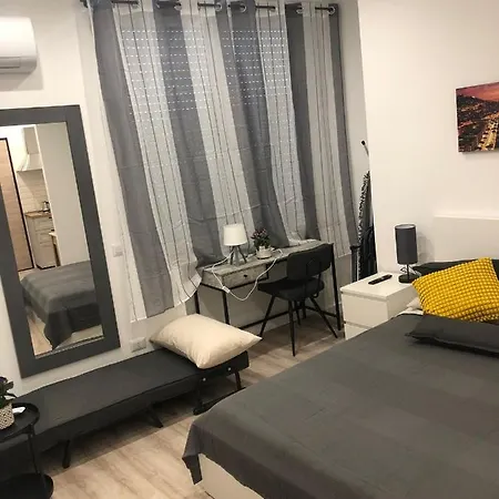 아파트 A Due Passi Dal Centro Di 나폴리
