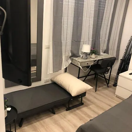 A Due Passi Dal Centro Di Naples